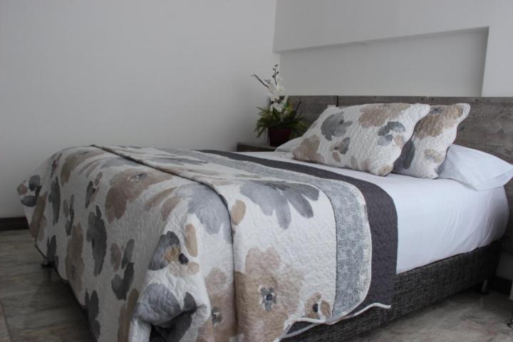 Ari Hotel Кали Екстериор снимка