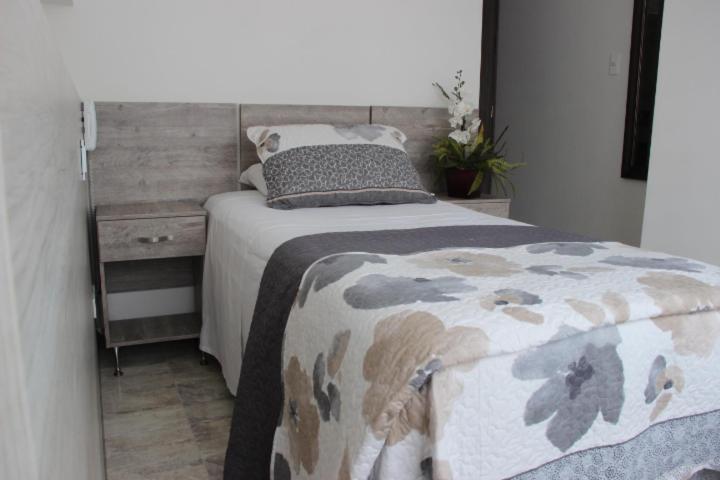 Ari Hotel Кали Екстериор снимка